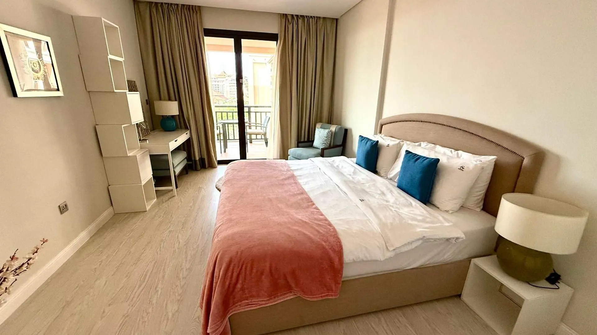1Br Sea & Atlantis View Apartment At 5-Star Resort Dubai