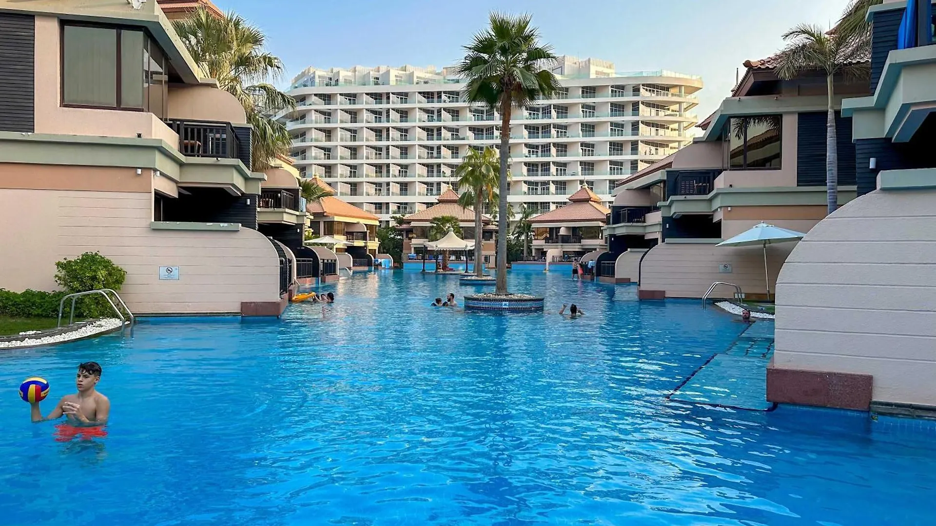 1Br Sea & Atlantis View Apartment At 5-Star Resort Dubai