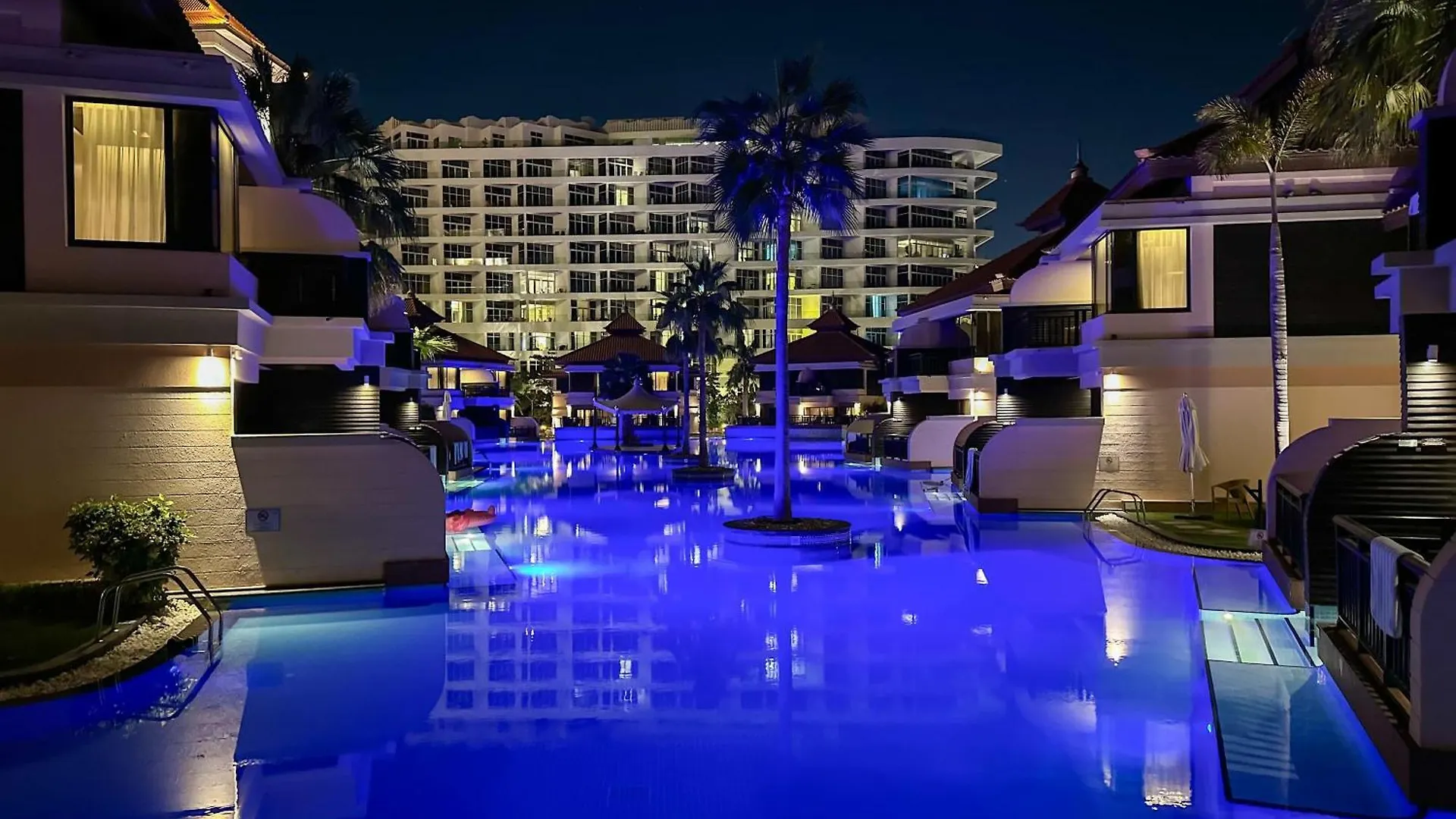1Br Sea & Atlantis View Apartment At 5-Star Resort Dubai
