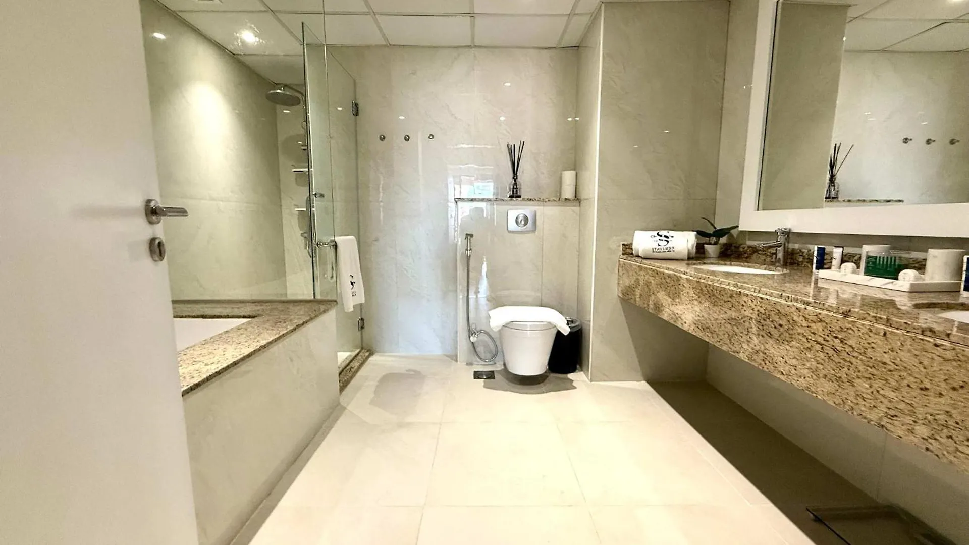 1Br Sea & Atlantis View Apartment At 5-Star Resort Dubai 0*,