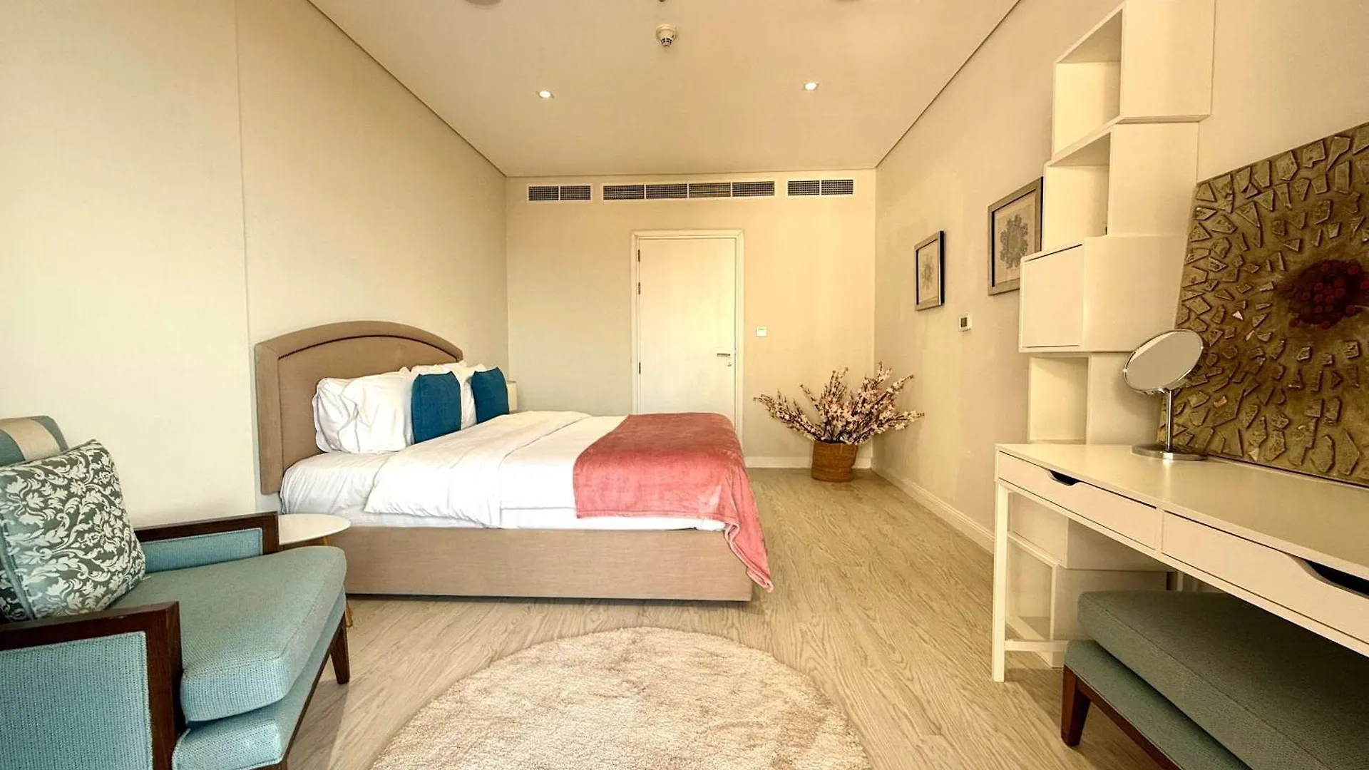 1Br Sea & Atlantis View Apartment At 5-Star Resort Dubai