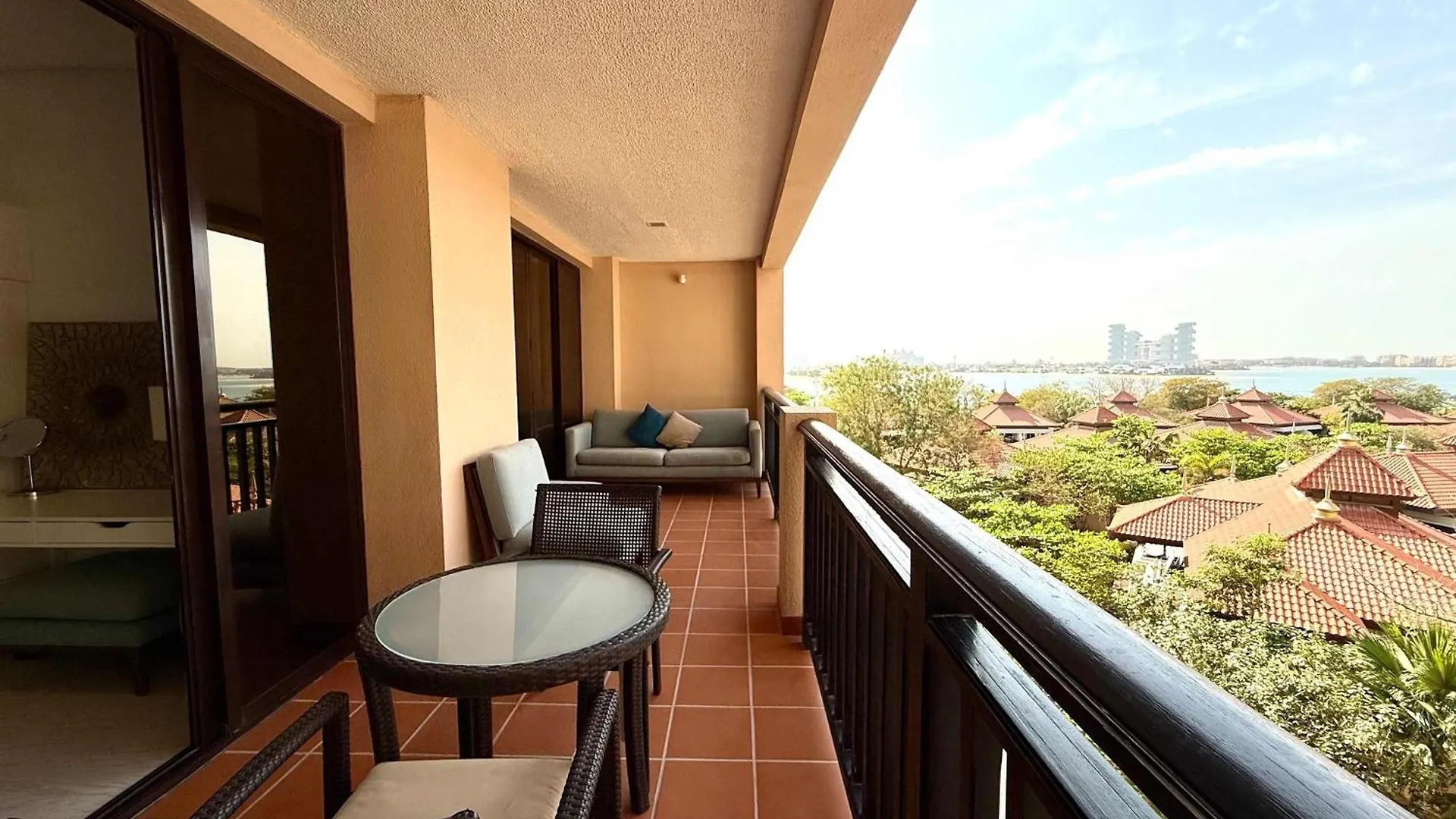 1Br Sea & Atlantis View Apartment At 5-Star Resort Dubai