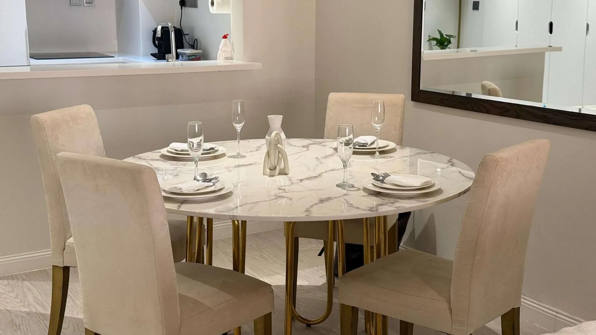 1Br Sea & Atlantis View Apartment At 5-Star Resort Dubai